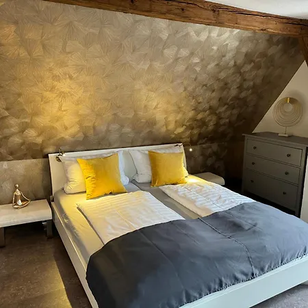 Moderne Goldener Stern In Der Altstadt Mit Wifi *